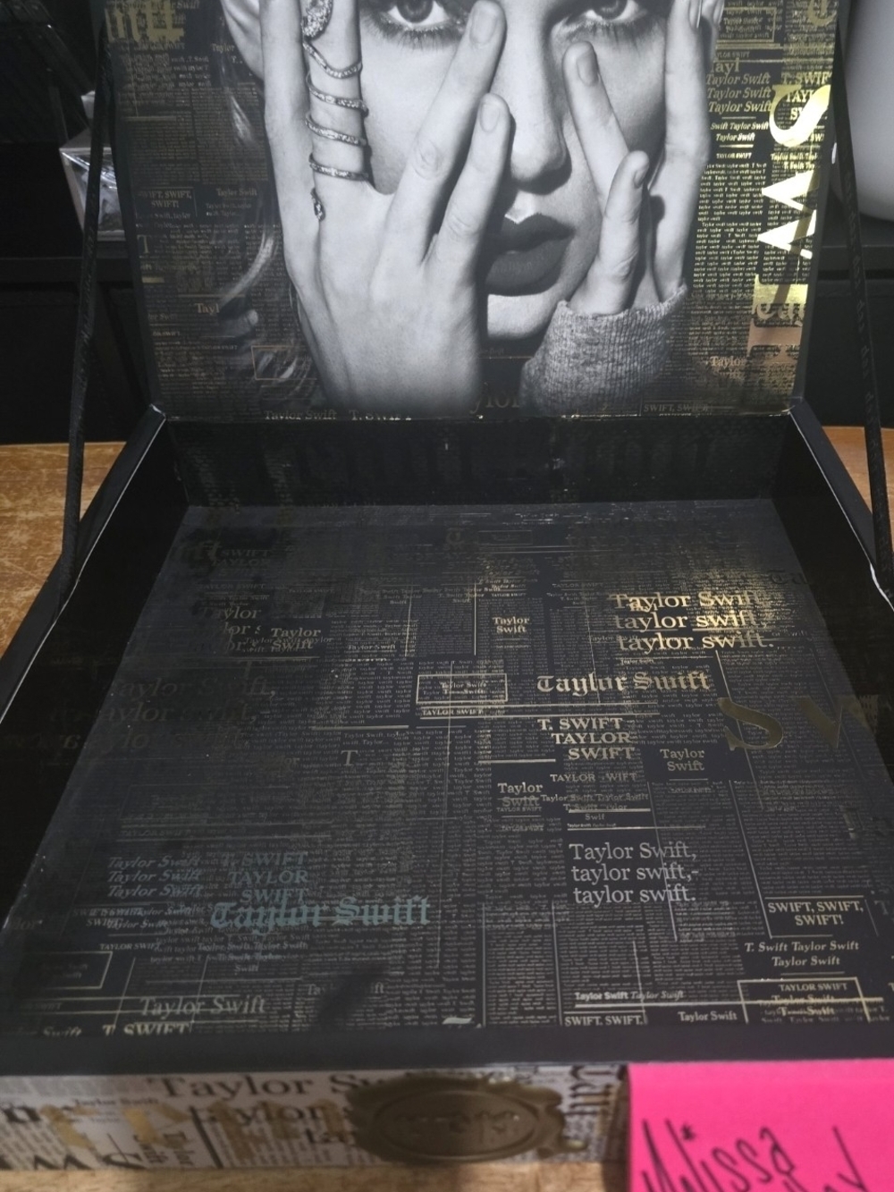 Taylor Swift Reputation VIP Box-Works, But Incomplete - Picture 3 of 8